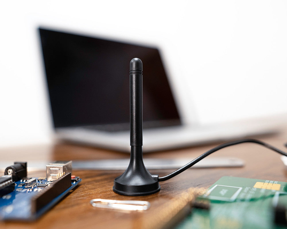 GA.111.101111 4G Mobilfunk Magnetische Montageantenne SMA-M 100cm